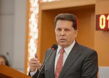 Ahmet Özer kimdir? Kaç yaşında ve nereli?