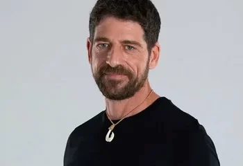 Ünlü oyuncu Cemal Hünal’ın imzasıyla sertifika dağıttılar