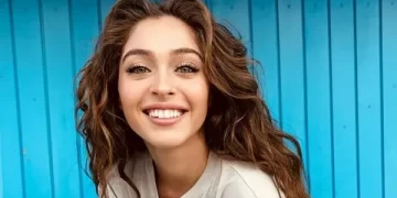 Cemre Baysel ile Blok3 İstanbul’da baş başa yakalandı