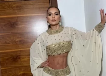 Demet Akalın Seul’de çöp kutusu krizi yaşadı!