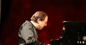 Fazil Say Gazzede yapilan bir soykirimdir1 habermeydan