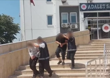 Göçmen Kaçakçılığı Organizatörlerine Yönelik Operasyon: 46 Şüpheli Yakalandı Göçmen Kaçakçılığı Organizatörlerine Yönelik Operasyon: 46 Şüpheli Yakalandı