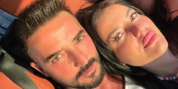 Gökhan Özen sevgilisine aşkını ilan etti