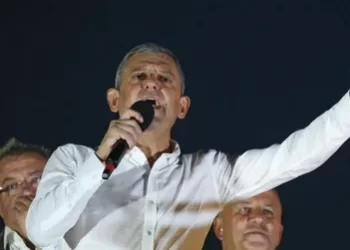 Özgür Özel’den kayyım açıklaması! Gürsel Tekin CHP’den ihraç edildi