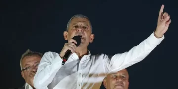 Özgür Özel’den kayyım açıklaması! Gürsel Tekin CHP’den ihraç edildi