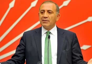 Gürsel Tekin kimdir?