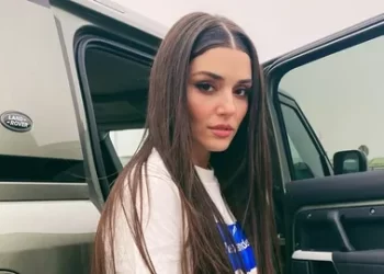 Hande Erçel ayrılık sonrası “Merhaba” diyerek paylaşım yaptı!