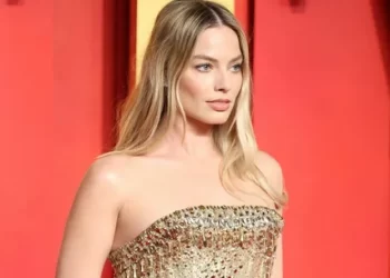 Margot Robbie’nin kırmızı halıdaki şıklığı
