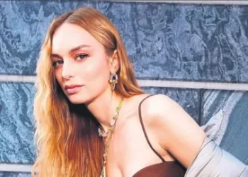 Nilperi Şahinkaya: ‘Annemsiz yapamıyorum, beni affedin’