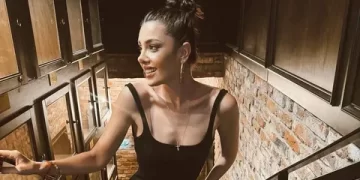 Oyuncu Burcu Binici canlı yayında baygınlık geçirdi