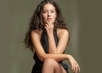 Pelin Akil menajeri ile aşk mı yaşıyor?