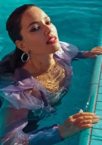 Pelin Akil sarkici olmaya karar verdigini acikladi1 habermeydan