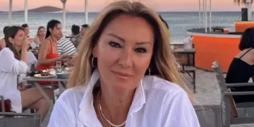 Yoga paylaşımı epeyce konuşulmuştu! Pınar Altuğ: Kıskanç bir aile değiliz