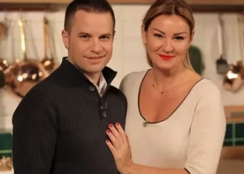 Pınar Altuğ’dan eşi Yağmur Atacan’la yeni poz: Yaz bitmesin