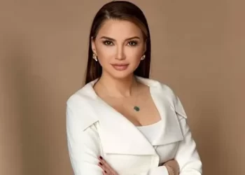 Psikolog Esra Ezmeci anlattı: "Evliliği ayakta tutmak için..." Psikolog Esra Ezmeci anlattı: “Evliliği ayakta tutmak için…”