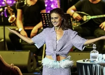 Yıldız Tilbe konserde fenalaştı nedeni ise parfüm