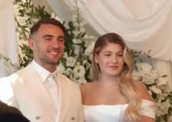 Galatasaraylı milli futbolcu Yunus Akgün, Tuğçe Alaca ile nişanlandı