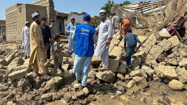 Afganistan’ın doğusundaki Kunar vilayetinde meydana gelen 6 büyüklüğündeki depremde, 800’den fazla kişi hayatını kaybetti, 2 bin 500’den fazla kişi ise yaralandı.