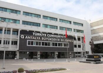 Antalya Büyükşehir Belediyesi’nde operasyon: 17 gözaltı