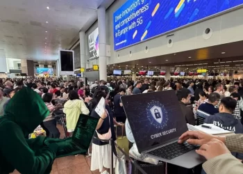 Avrupa havaalanlarına siber saldırı: Uçuşlar gecikiyor ve manuel işleme geçildi
