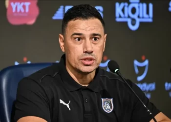 Başakşehir, Çağdaş Atan ile yollarını ayırdı!