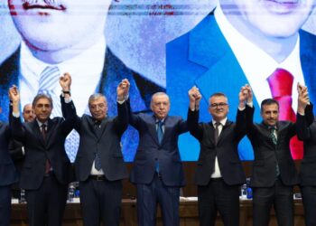 İki belediye başkanı daha AK Parti’ye katıldı