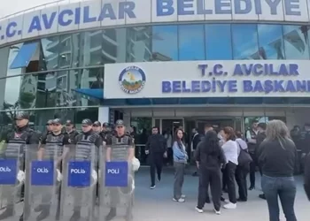 CHP’li Avcılar ve Beşiktaş belediyelerine operasyon: 7 kişi gözaltında CHP’li Avcılar ve Beşiktaş belediyelerine operasyon: 7 kişi gözaltında