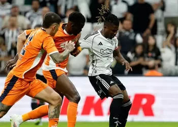 Beşiktaş, Başakşehir’i geriden gelerek devirdi!
