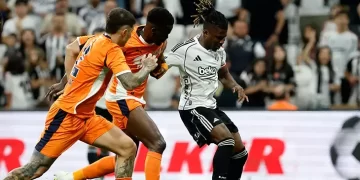 Beşiktaş, Başakşehir’i geriden gelerek devirdi!