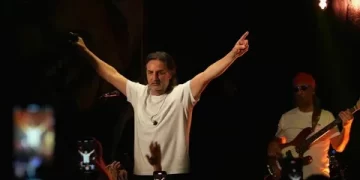 Şarkıcı Çelik sitem etti: İnsan babasından isteyemez!