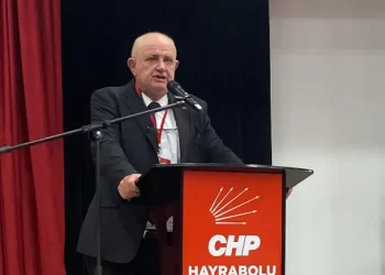 CHP’de bir istifa daha: Başkan Tuncer Başoğlu kongrede açıkladı CHP’de bir istifa daha: Başkan Tuncer Başoğlu kongrede açıkladı