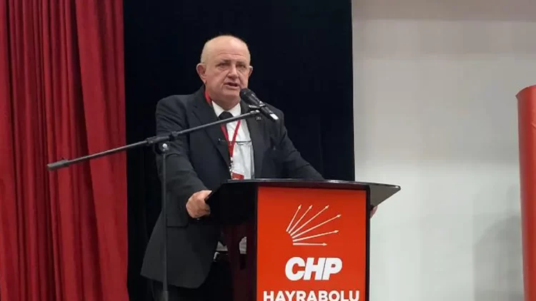 Tekirdağ’ın Hayrabolu Belediye Başkanı Tuncer Başoğlu, CHP 39. Olağan İlçe Kongresi’nde yaptığı konuşmada partisinden istifa ettiğini açıkladı.