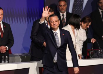 CHP’de olağanüstü kurultay: Özel ve ekibi güven tazeleyecek