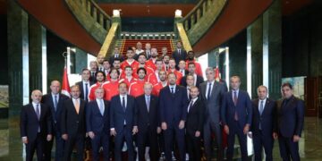 Cumhurbaşkanı Erdoğan, 12 Dev Adam’ı kabul etti!