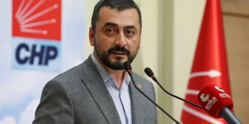 CHP eski genel başkan yardımcısı siyaseti bıraktı!