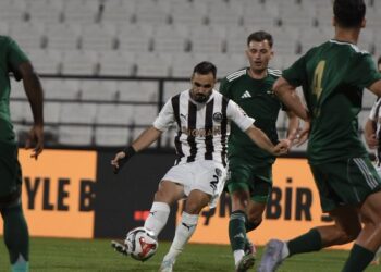 Esenler Erokspor, Manisa’da geriden gelerek kazandı!