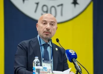 Fenerbahçe'de, Hakan Bilal Kutlualp adaylıktan çekildi! Fenerbahçe’de, Hakan Bilal Kutlualp adaylıktan çekildi!