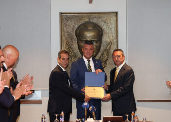 Fenerbahçe’de, Sadettin Saran mazbatasını aldı!