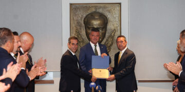 Fenerbahçe’de, Sadettin Saran mazbatasını aldı!