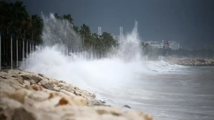 Meteoroloji’den 13 il için fırtına ve sağanak uyarısı...