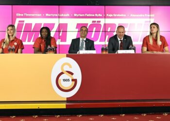 Galatasaray Daikin, yeni transferleri için imza töreni düzenledi!