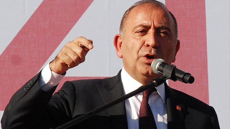 Gürsel Tekin kimdir?