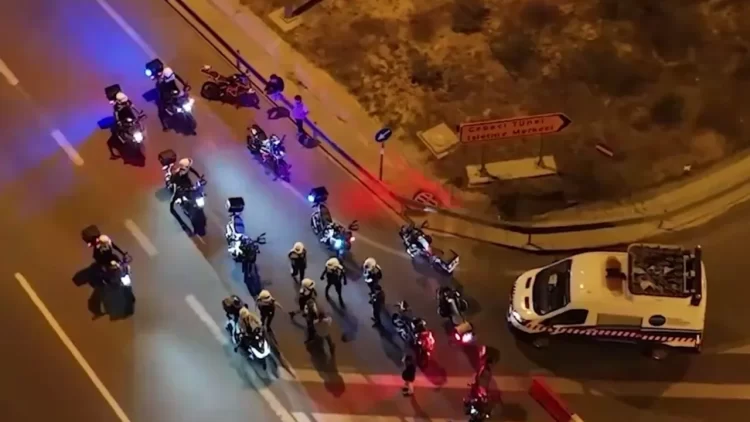 İstanbul’da trafikte tehlike saçan motosikletliler yakalandı.