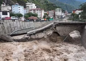 Karadeniz’de sel felaketi: Bir gecede 300 kg yağış!