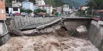 Karadeniz’de sel felaketi: Bir gecede 300 kg yağış!