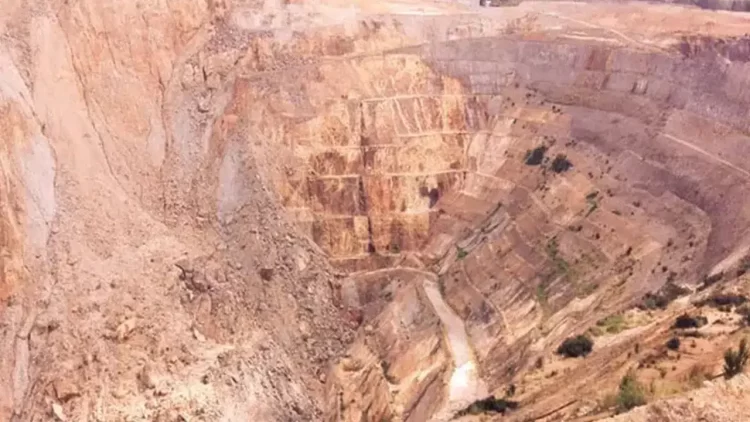 Nijerya’nın kuzeybatısındaki Zamfara eyaletinde, Maru bölgesinde bulunan Kadauri altın madeninde göçük meydana geldi.