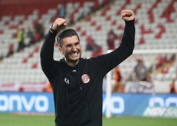 Başakşehir'de Nuri Şahin Dönemi Başladı! Başakşehir’de Nuri Şahin Dönemi Başladı!