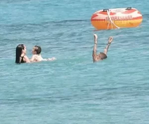 oyku Karayel oglu Roman tatilde3 habermeydan