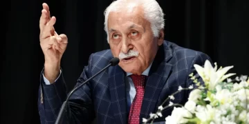 Sivaslı şair ve yazar Yavuz Bülent Bakiler vefat etti