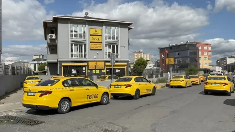 İstanbul'da taksimetre güncelleme yoğunluğu devam ediyor.